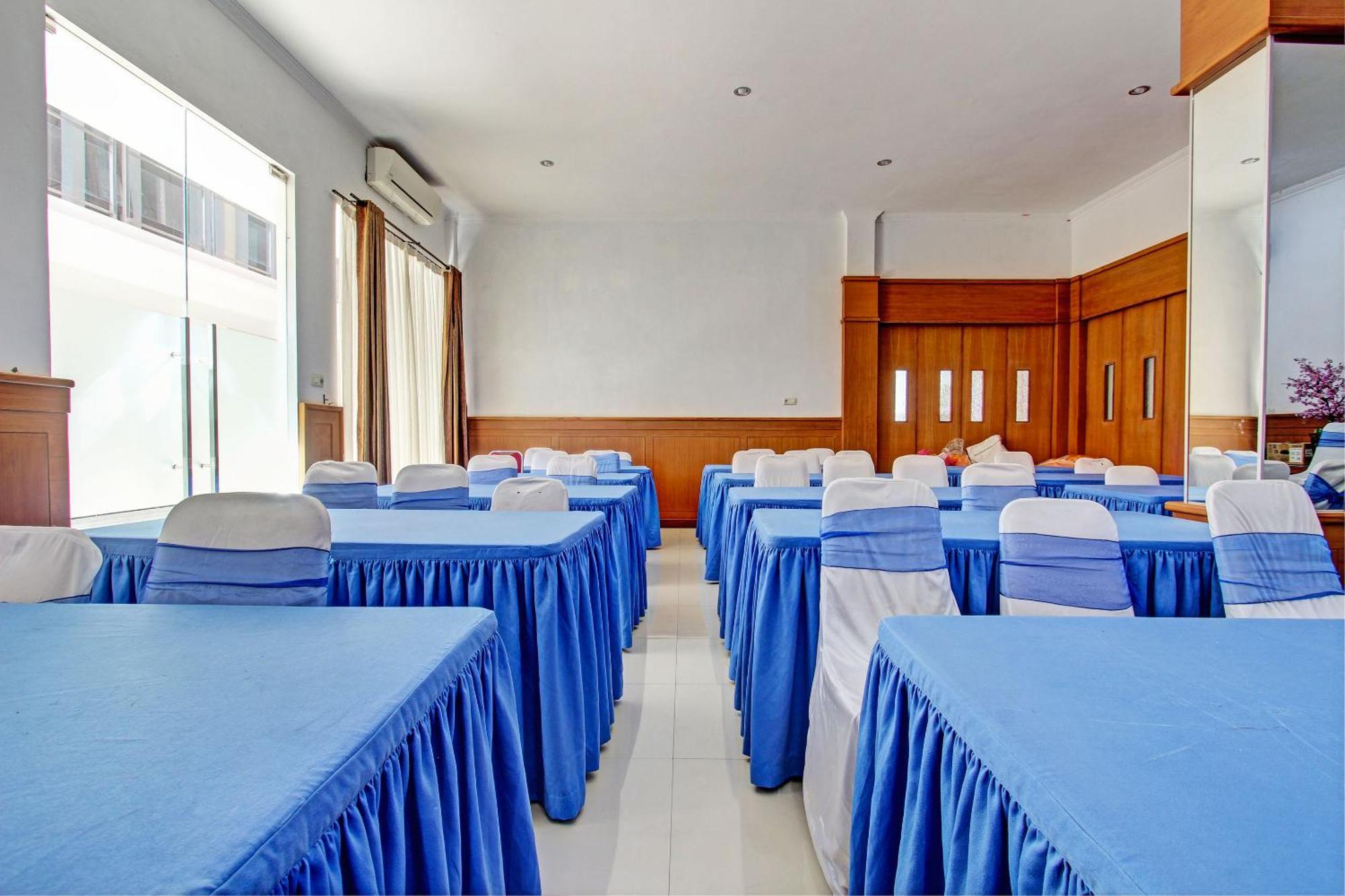 Oyo 93011 Hotel Griya Lestari Pati 2 Bagian luar foto
