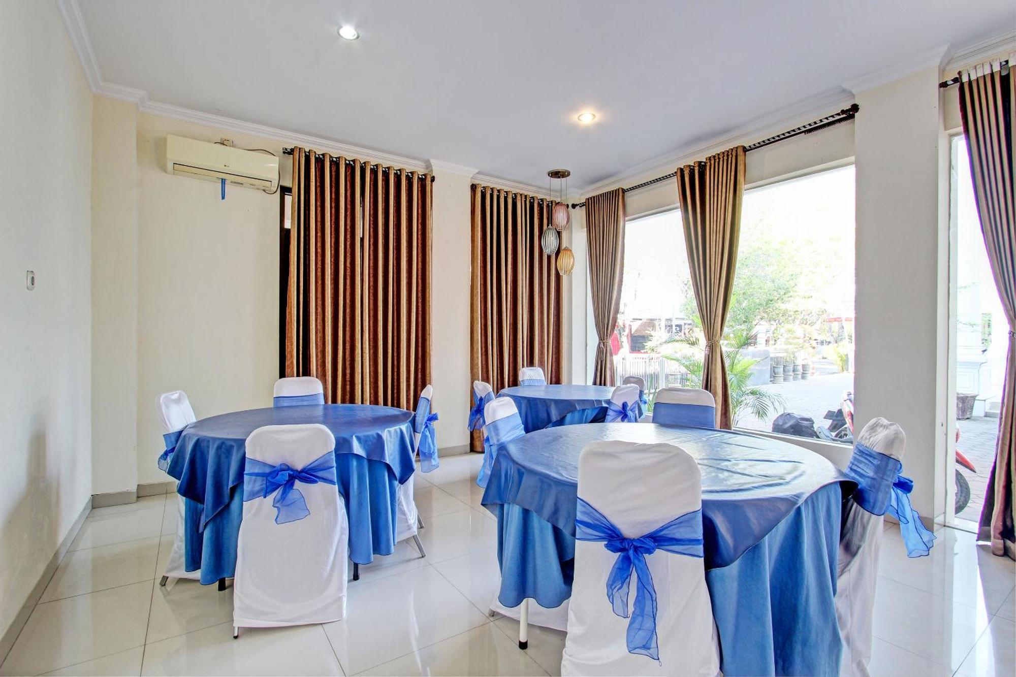 Oyo 93011 Hotel Griya Lestari Pati 2 Bagian luar foto