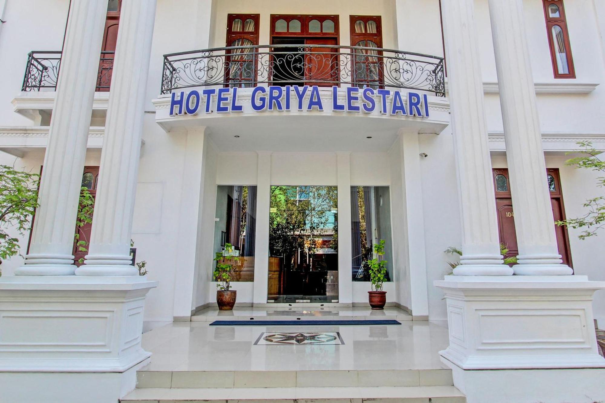 Oyo 93011 Hotel Griya Lestari Pati 2 Bagian luar foto