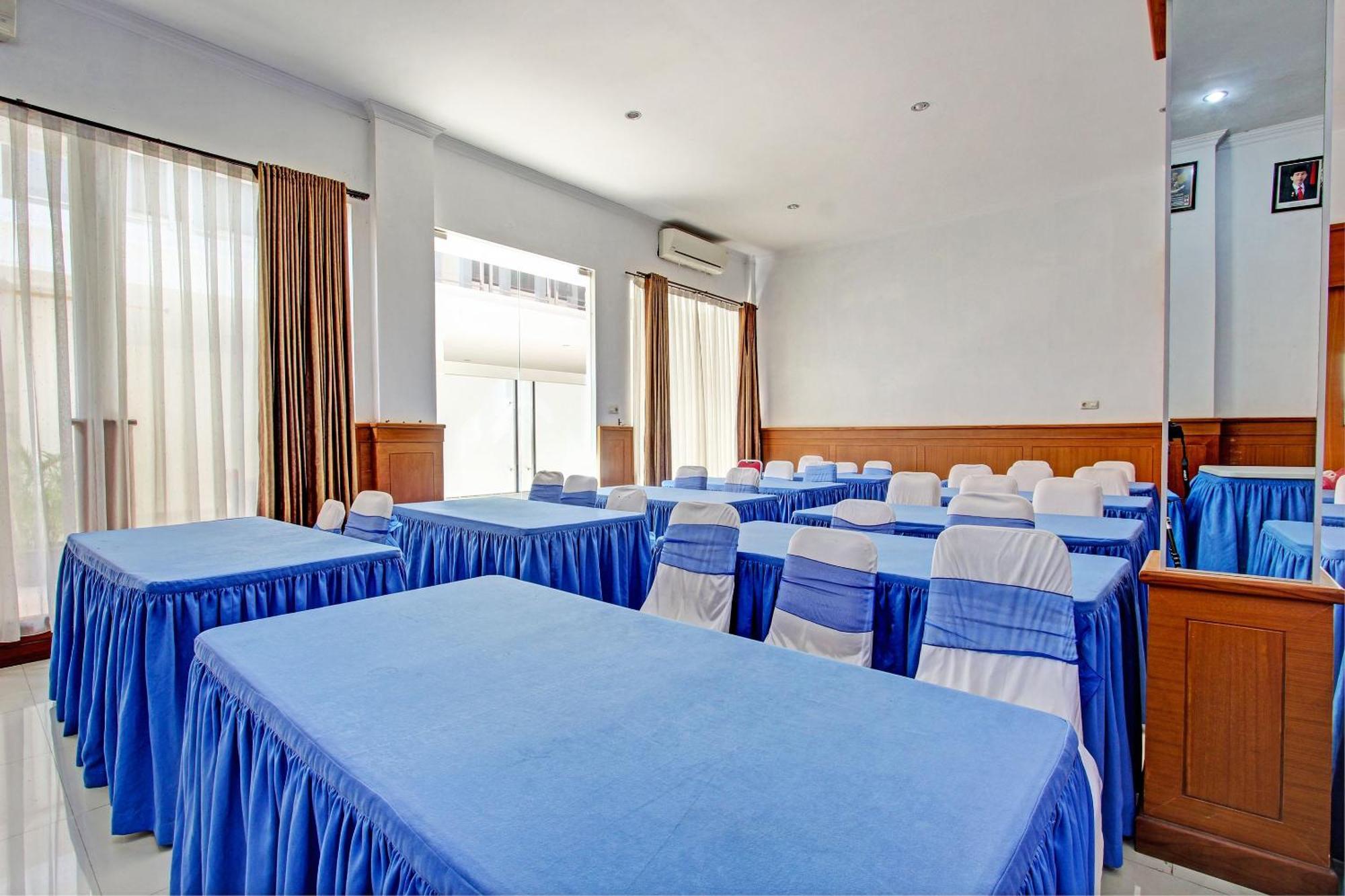 Oyo 93011 Hotel Griya Lestari Pati 2 Bagian luar foto