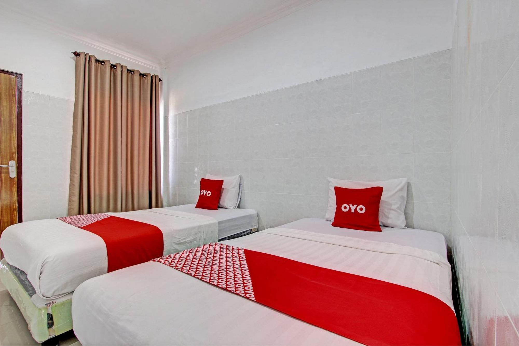 Oyo 93011 Hotel Griya Lestari Pati 2 Bagian luar foto
